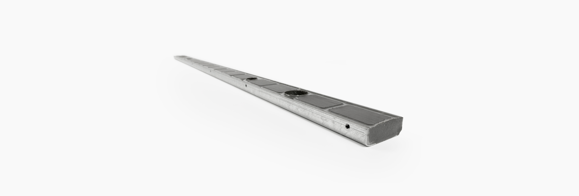 Magnetic bar/rail